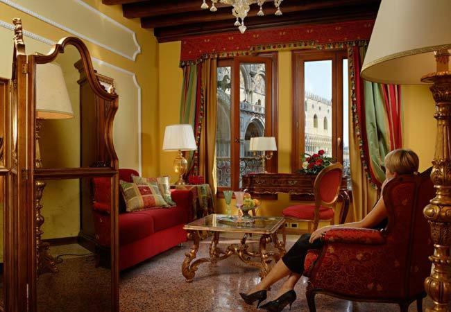 Best Windows 2* Venice